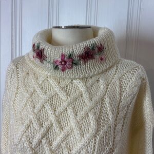 PLUS PREFERRED Vintage Hand Knit Cream Cable Sweater Floral Embroidery 22W